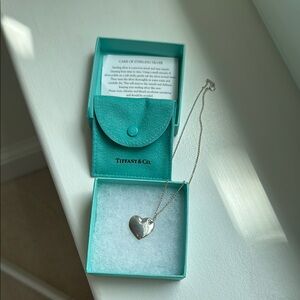 Tiffany & Co.
Heart Cutout Pendant Necklace